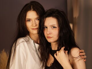 ArletteAndAnnis's Live sex cam show Profile Image